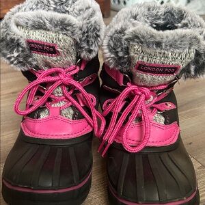 London Fog  size 2 Black and Pink Winter Boots